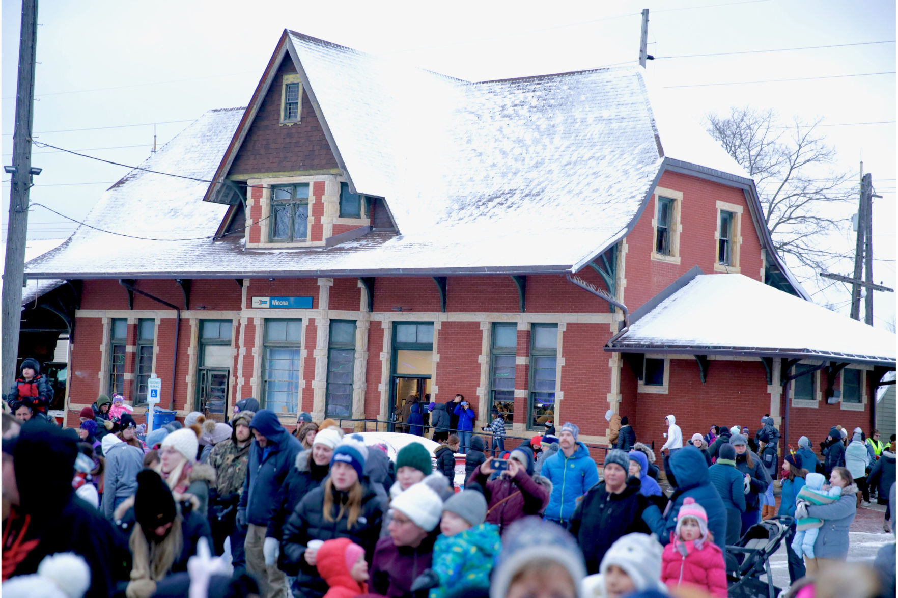 CP Holiday Train visits Winona